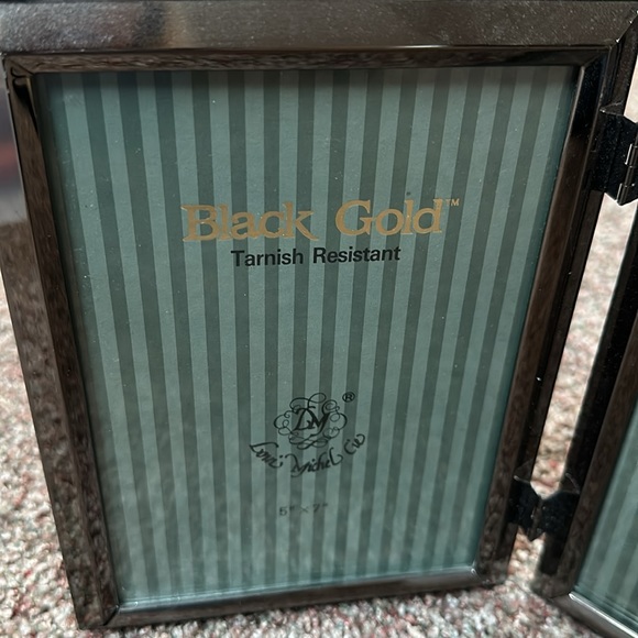 Hinged Double 5”x 7” picture frame - Picture 2 of 5